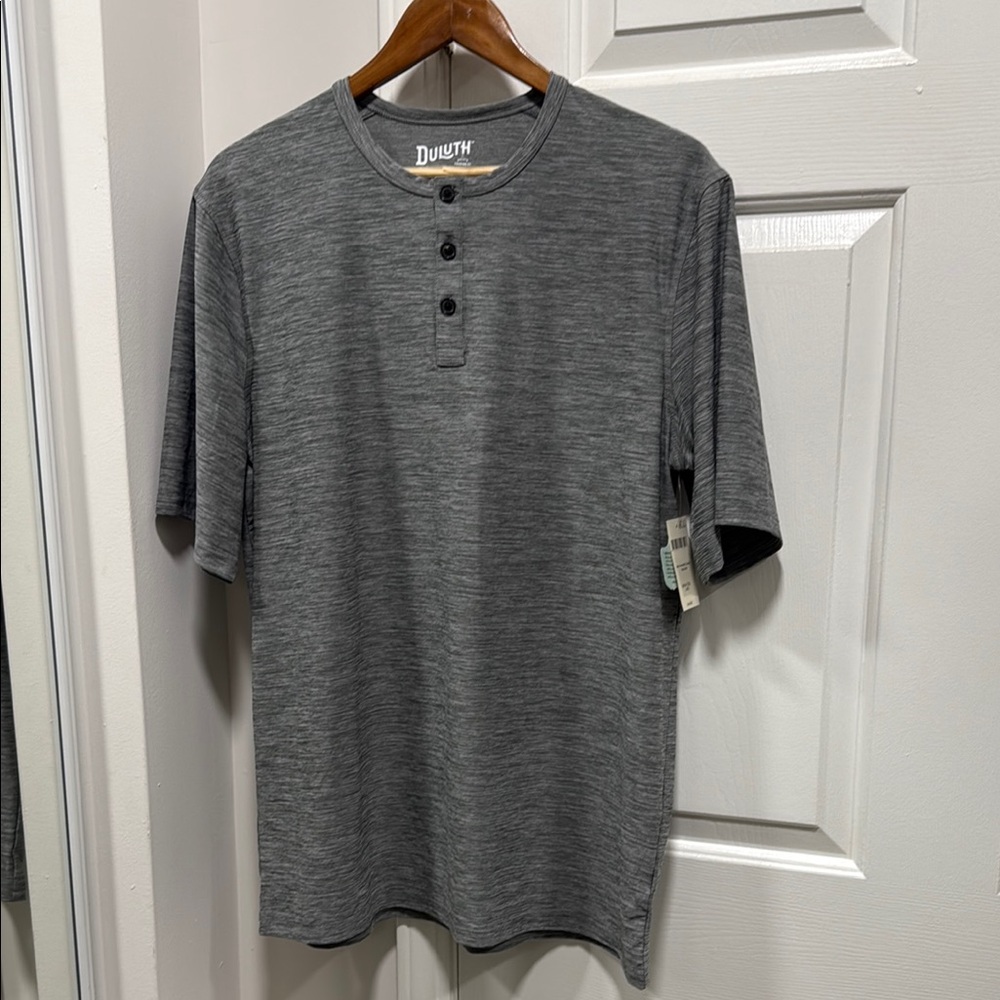 NWT Duluth Trading Co Gray Short Sleeve Tee